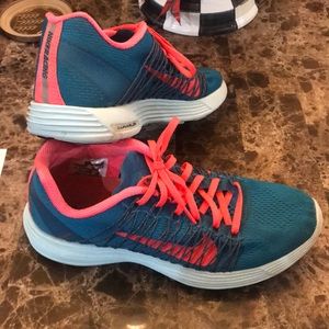 Nike Lunarlon tennis shoes